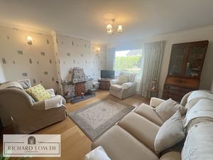 Lounge- click for photo gallery